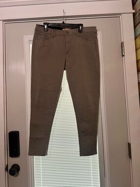 Democracy Skinny Jeans in Taupe